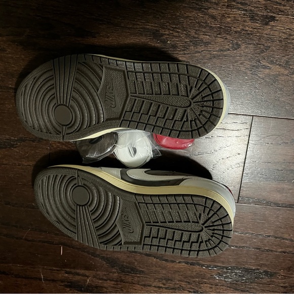 Travis Scott reverse mochas - Picture 8 of 8